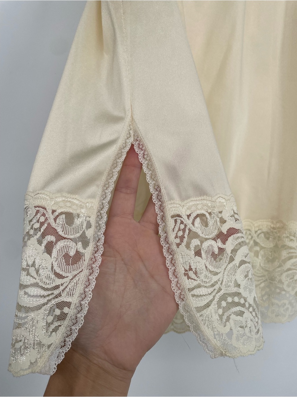 Vintage Vanity Fair Cream Nylon Half Slip
With Wide Lace Hem & Side Slit - Picture 5 of 8